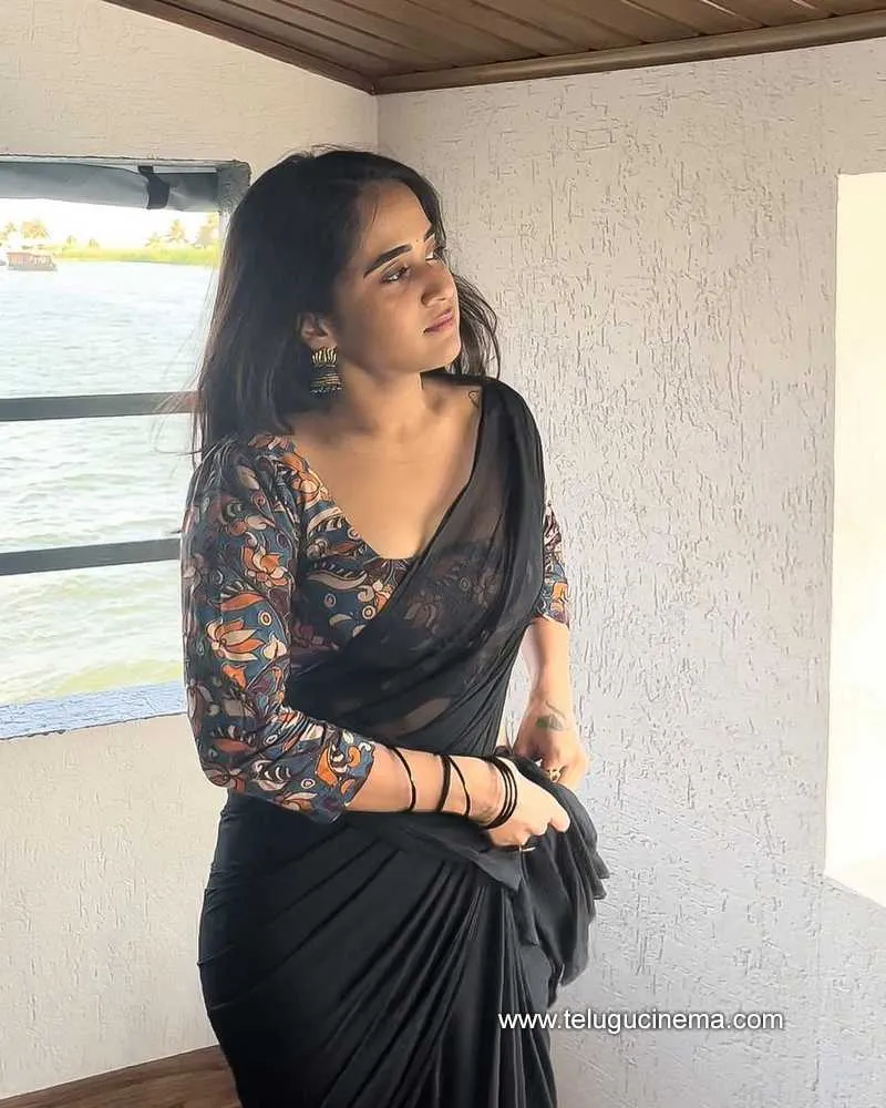 Deepthisunaina Stills 280322 006