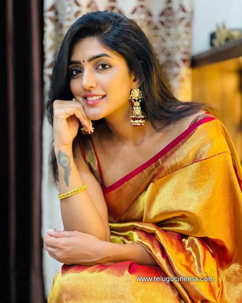 Eesha Stills 090322 008