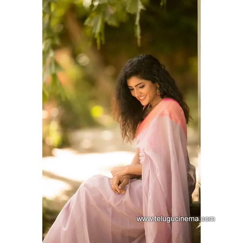 Eesha Stills 210322 004