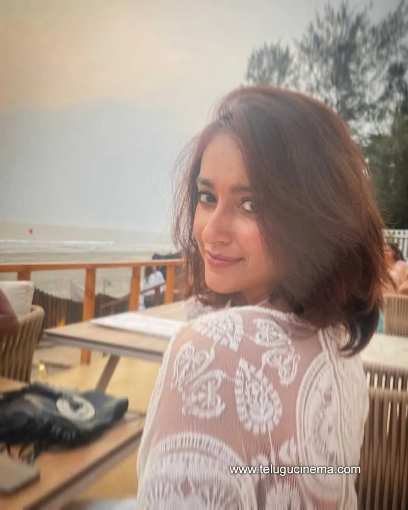 Ileana Stills 150322 001