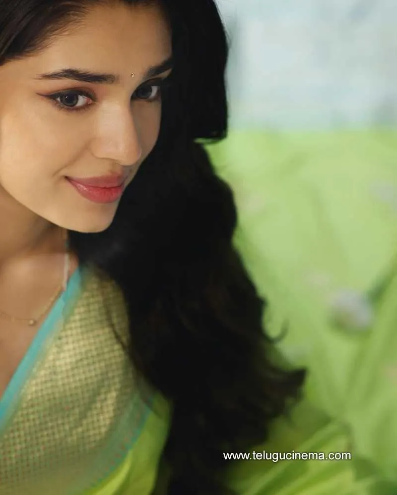 Kriti Stills 230322 001