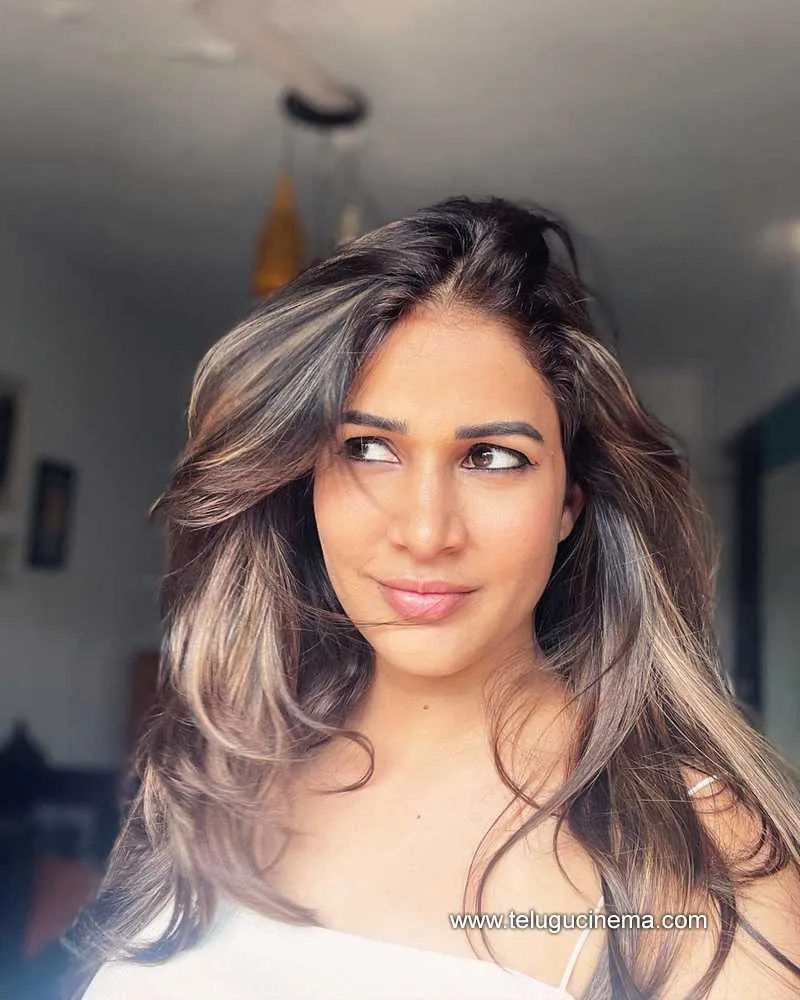 Lavanya Stills 260322 002