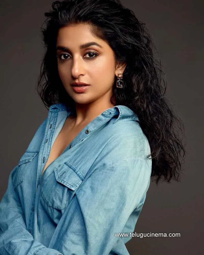 Meerajasmine Stills 050322 002