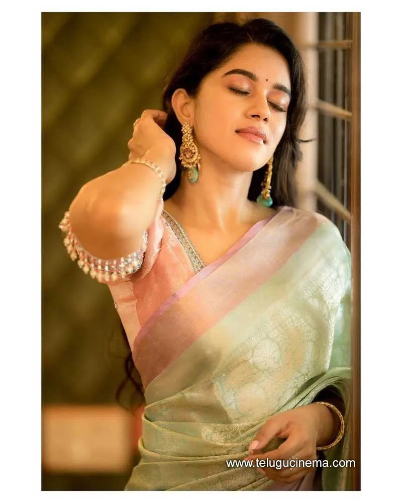 Mirnaliniravi Stills 120322 008
