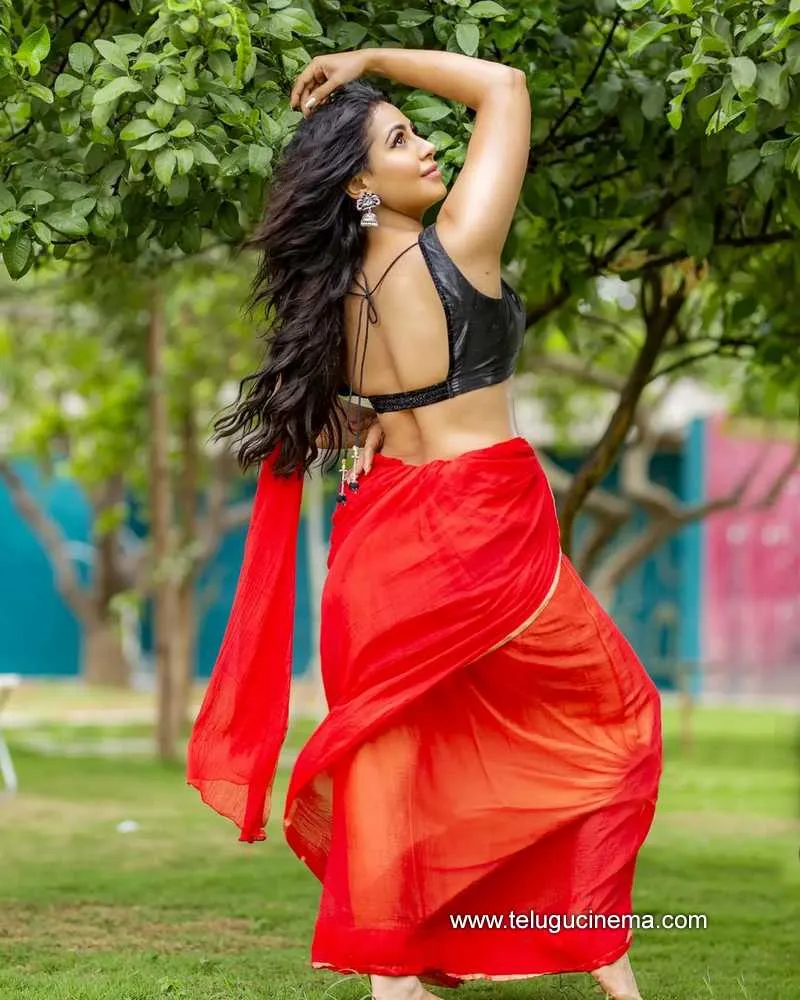 Nandinirai Stills 260322 001