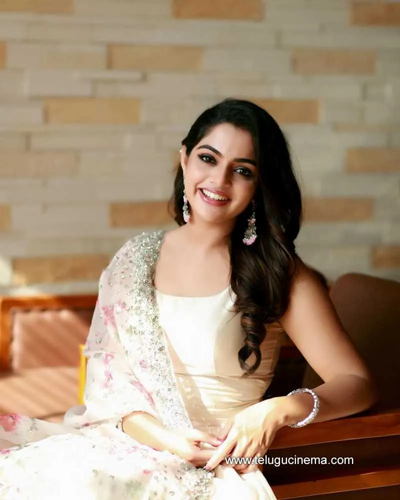 Nikhila Stills 210322 002