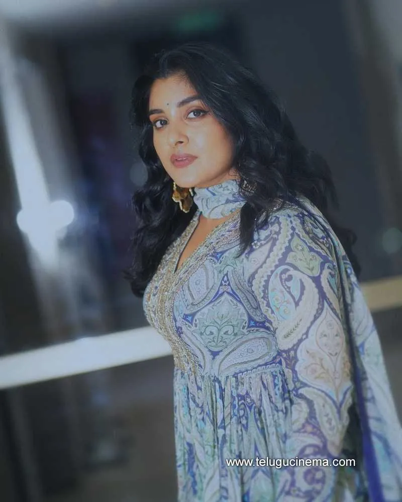 Nivetha Stills 220322 001