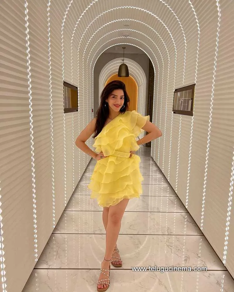 Pragya Stills 100322 001 1
