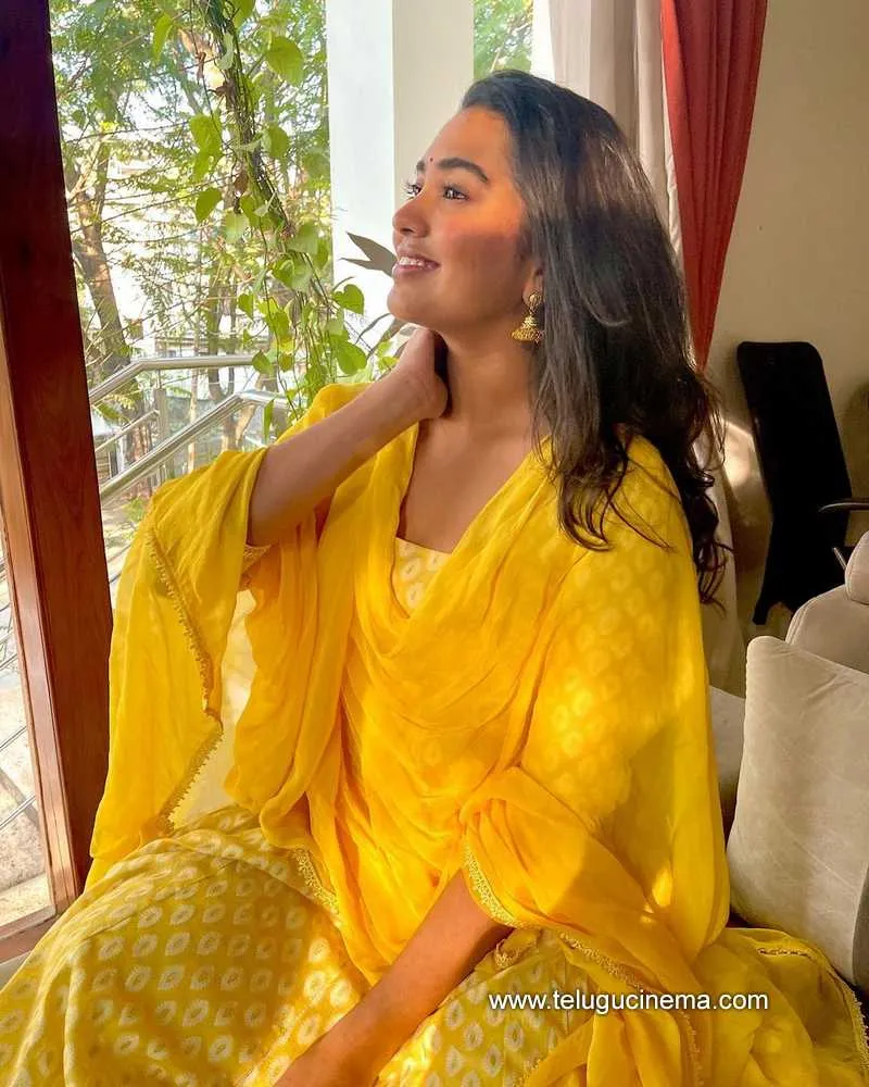 Shivathmika Stills 040322 008