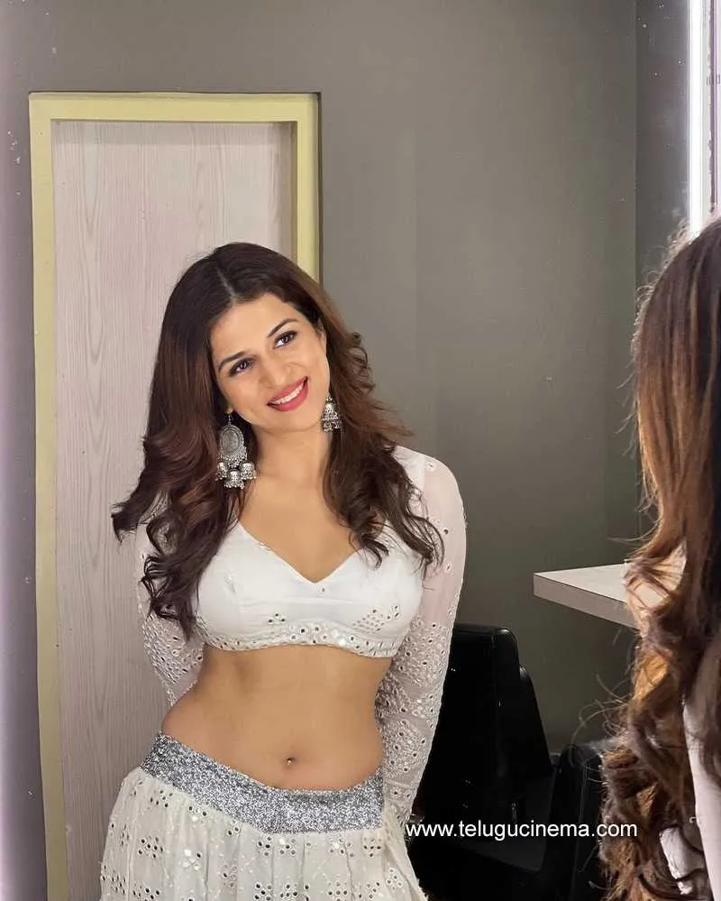 Shraddhadas Stills 220322 004