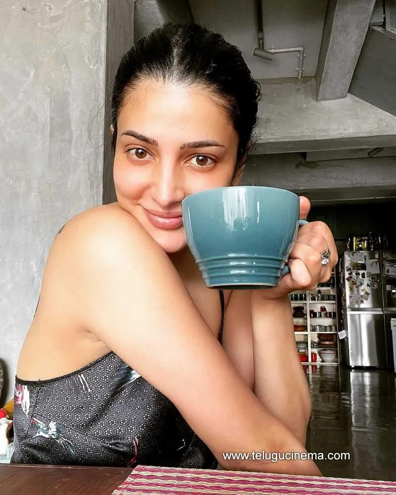 Shrutihasan Stills 030322 001