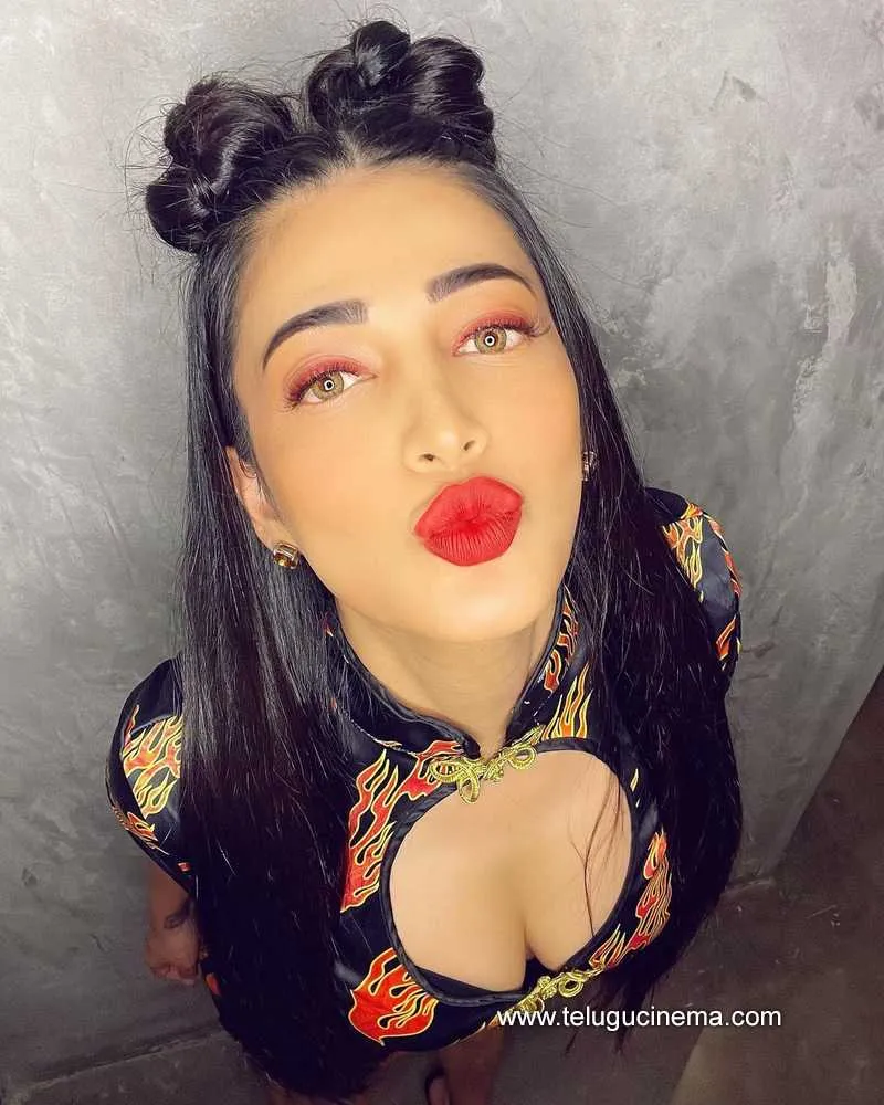 Shrutihasan Stills 310322 005