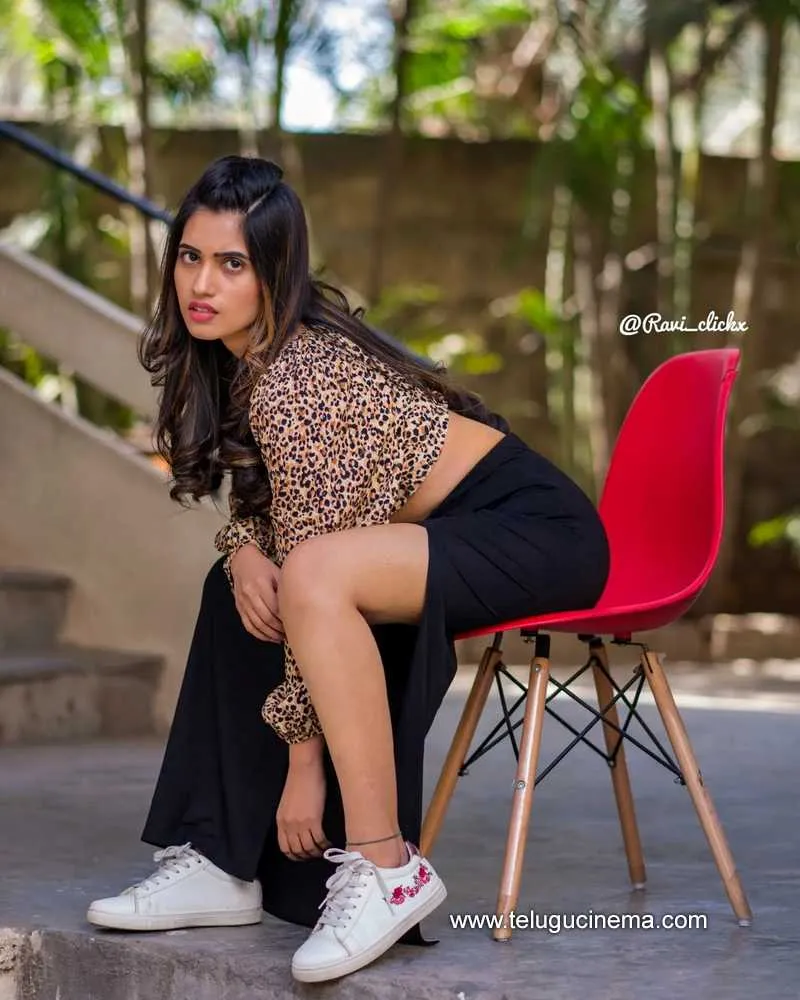 Sravanti Stills 030322 001