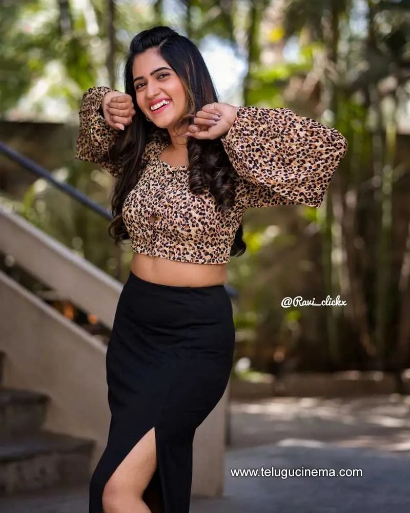 Sravanti Stills 030322 008