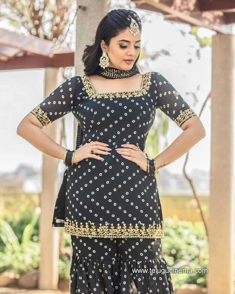 Sreemukhi Stills 180322 006