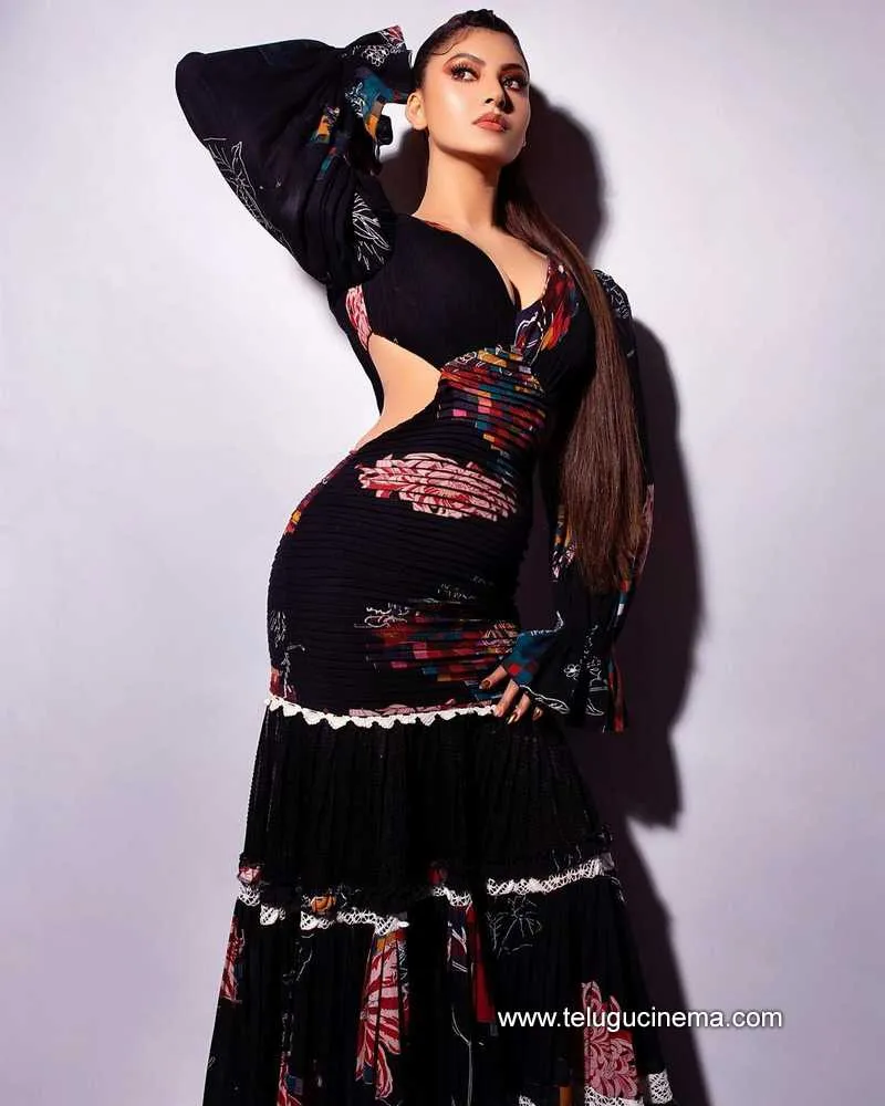 Urvashi Stills 290322 001
