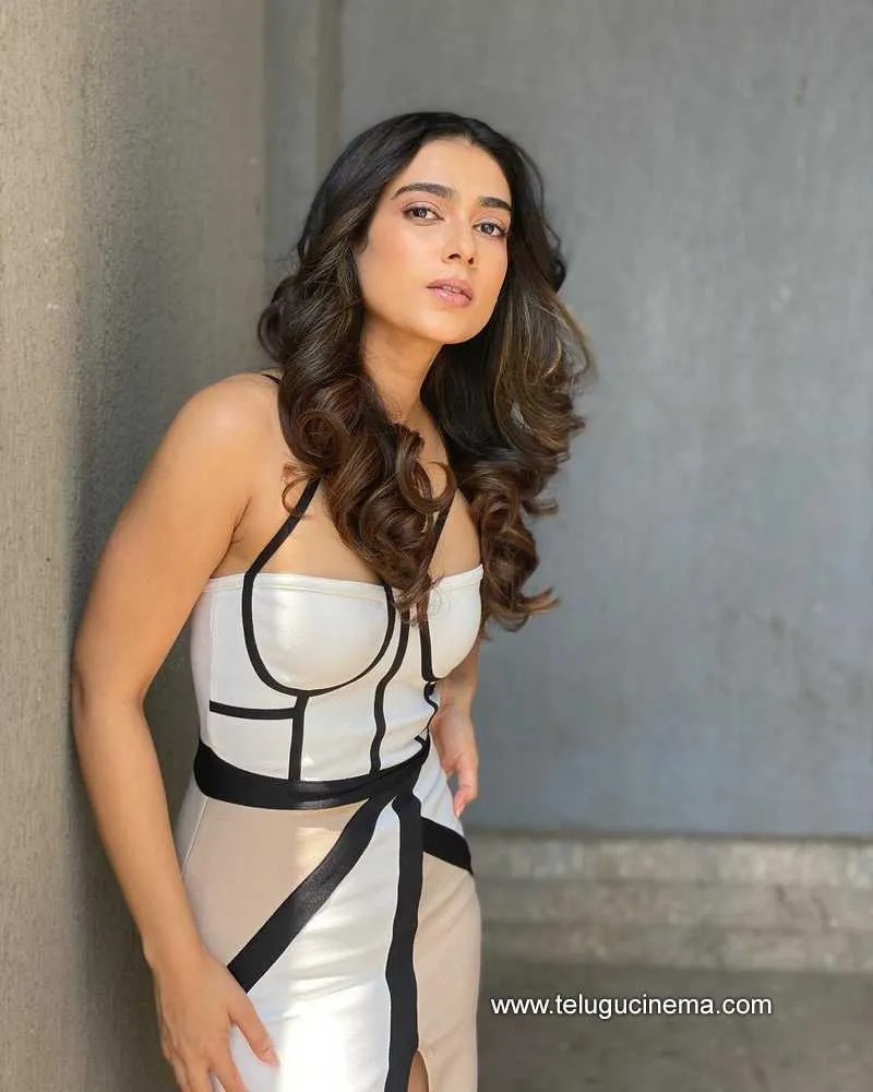 Akanshasingh Stills 260422 003
