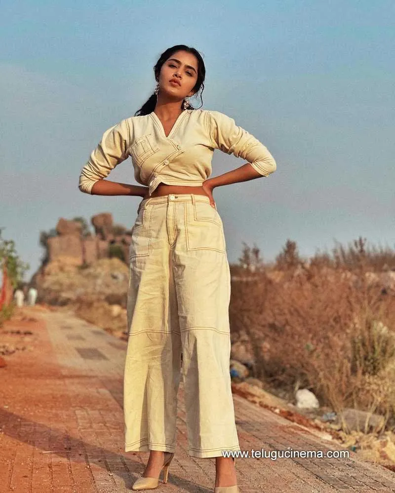 Anupama Stills 010422 001