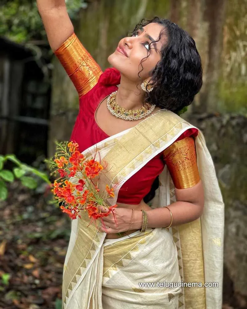 Anupama Stills 150422 006