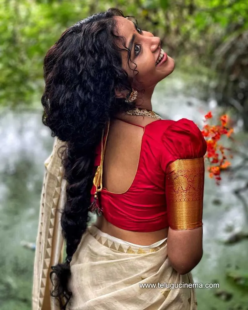 Anupama Stills 150422 007