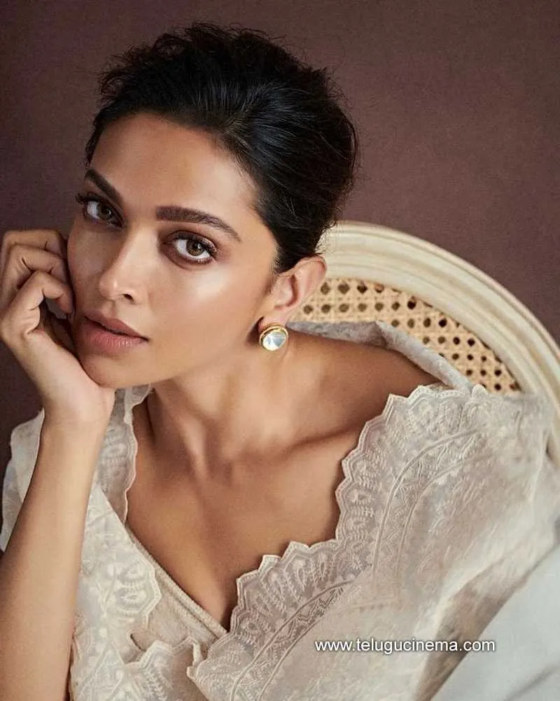 Deepika Stills 180422 001