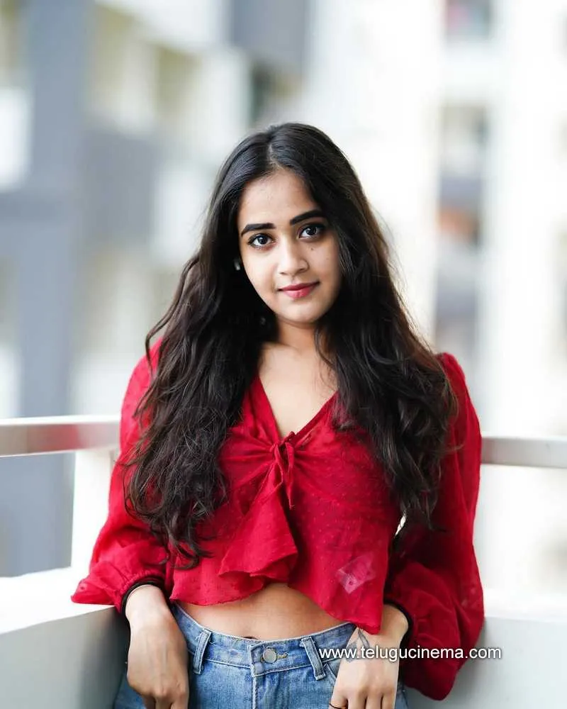 Deepthi Stills 150422 005