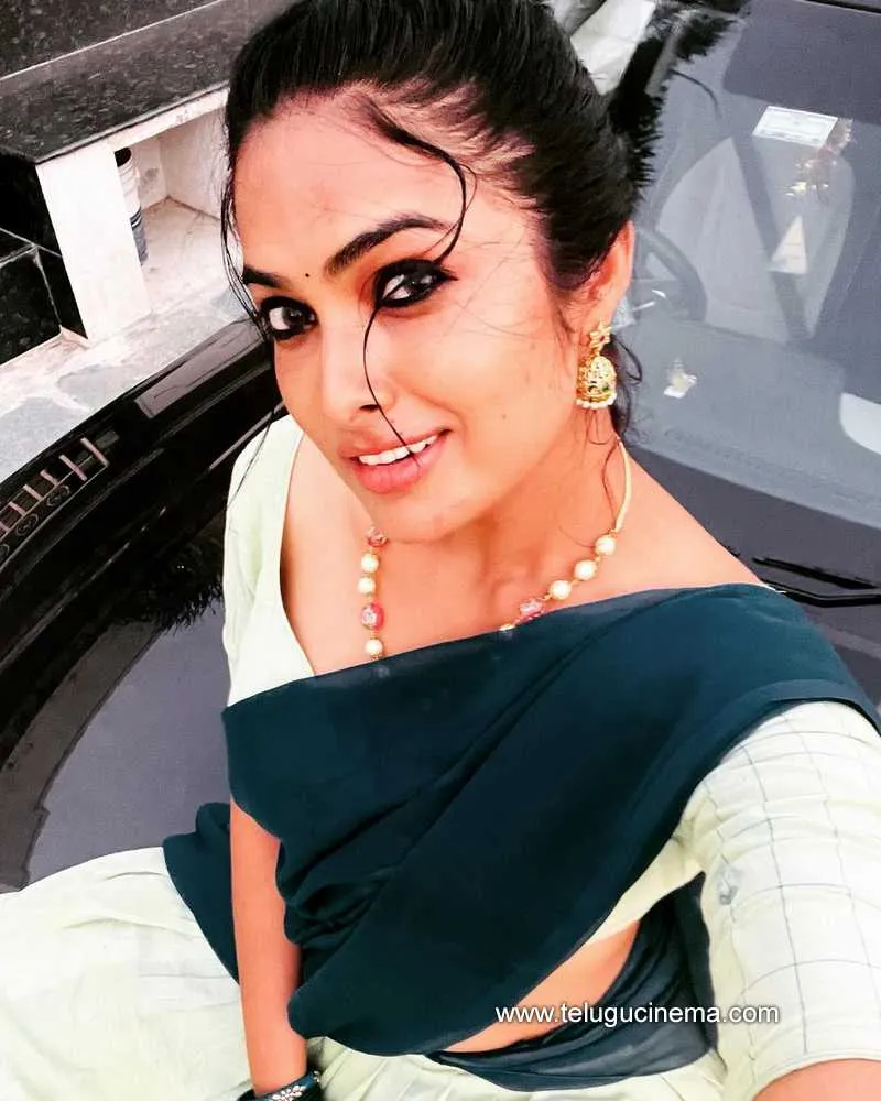 Divi Stills 040422 008