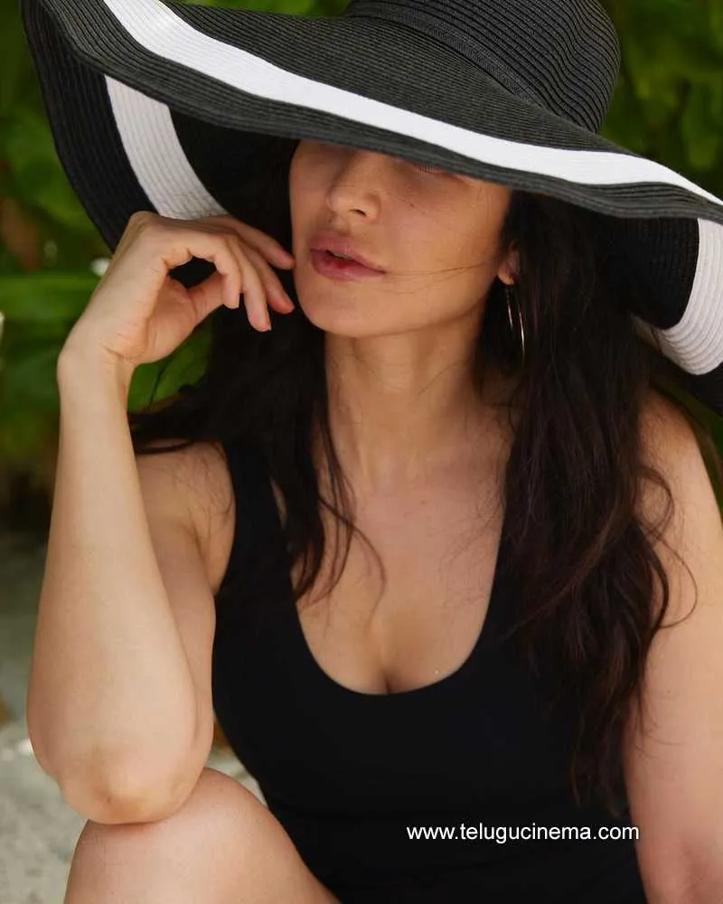 Katrina Stills 070422 002
