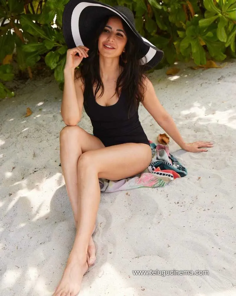 Katrina Stills 070422 003