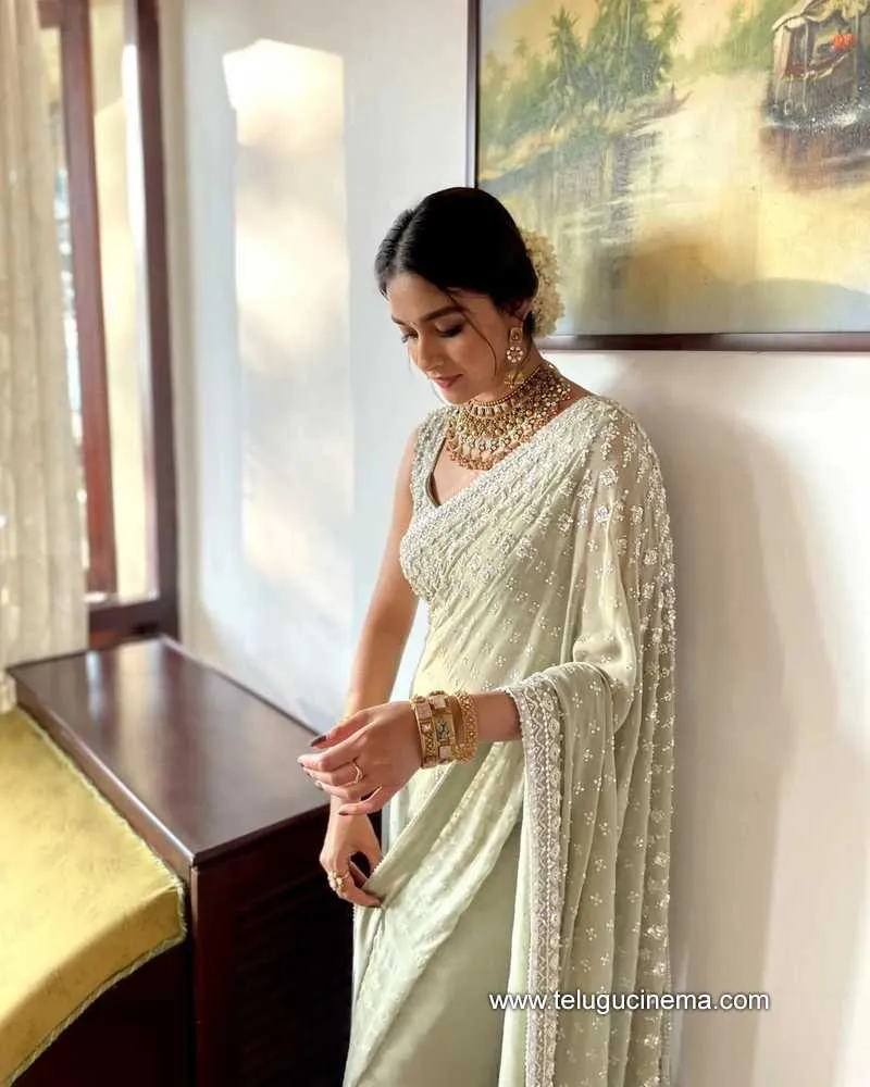 Keerthy Stills 140422 002