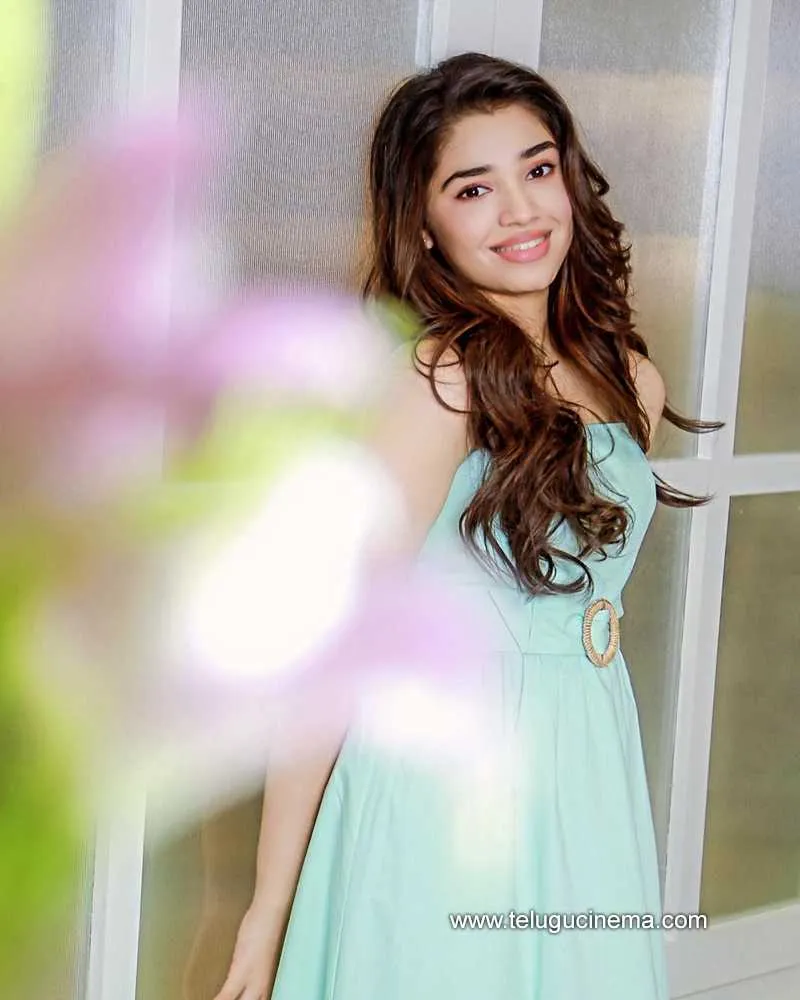 Kritishetty Stills 140422 001