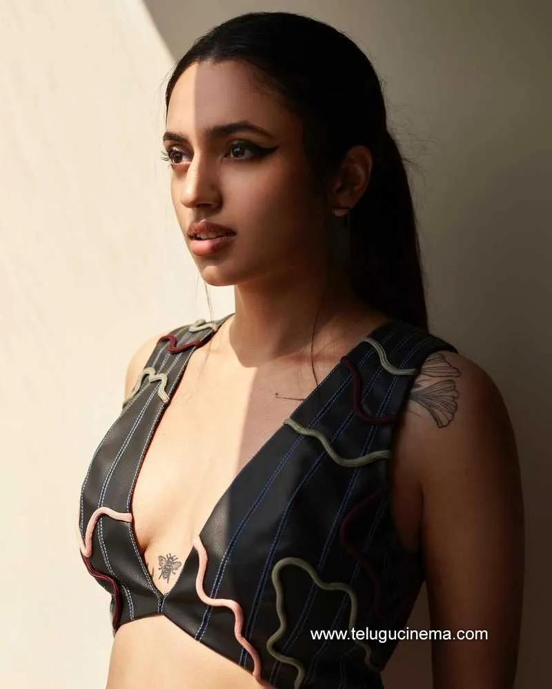 Malavika Stills 040422 001