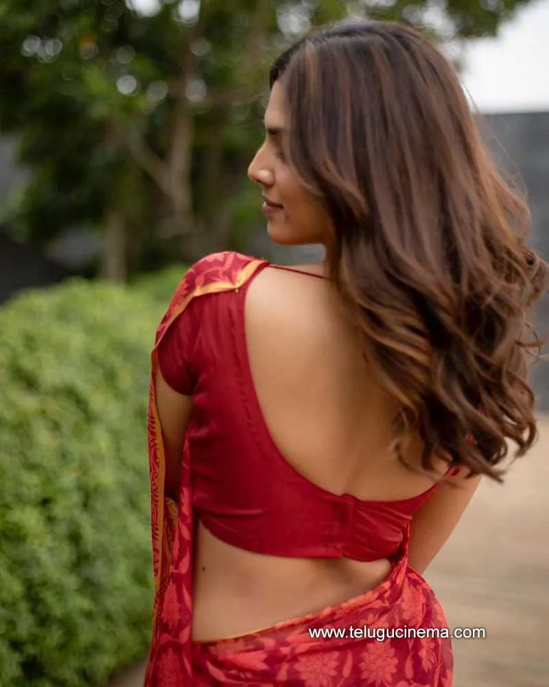 Malavika Stills 050422 002