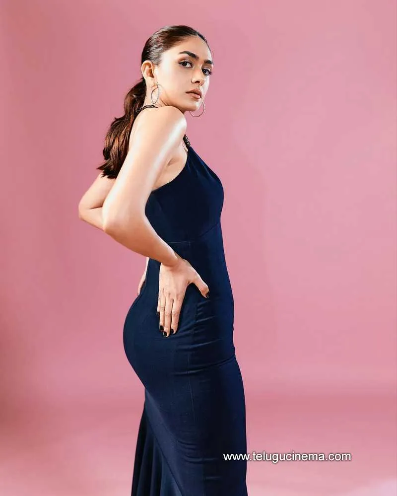 Mrunalthakur Stills 080422 002