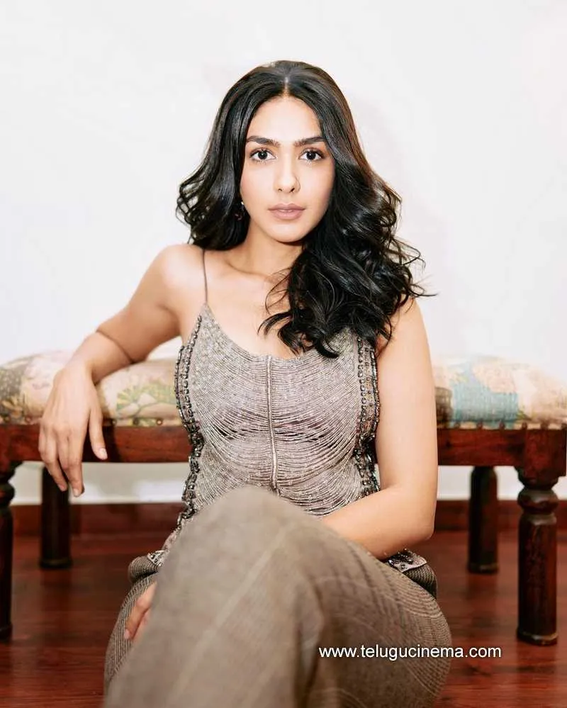Mrunalthakur Stills 220422 002