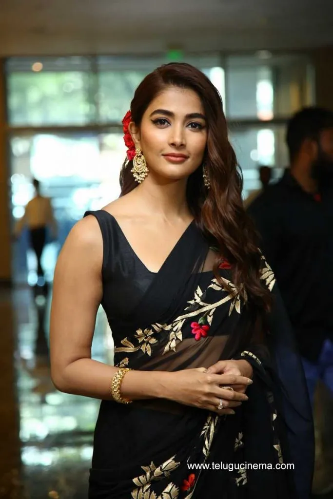 Poojahegde Stills 260422 001