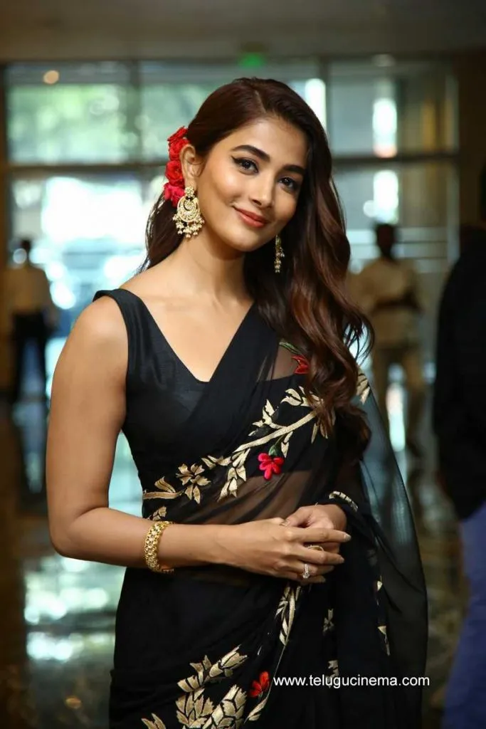 Poojahegde Stills 260422 003