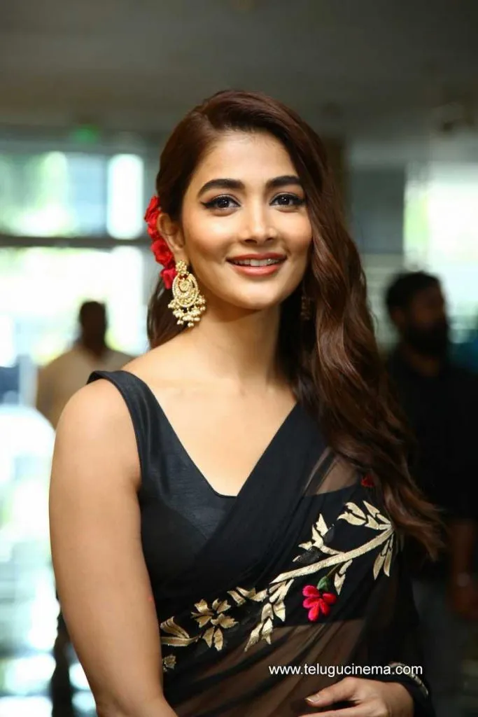 Poojahegde Stills 260422 008