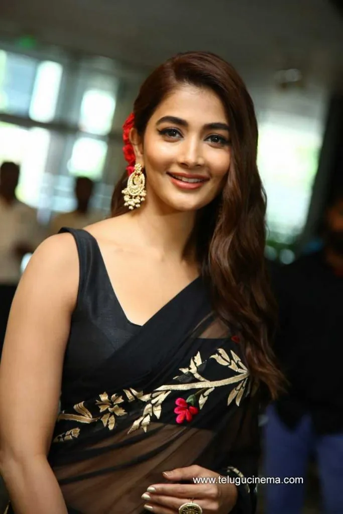 Poojahegde Stills 260422 009