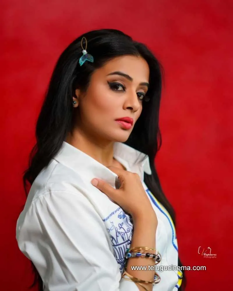 Priyamani Stills 050422 001