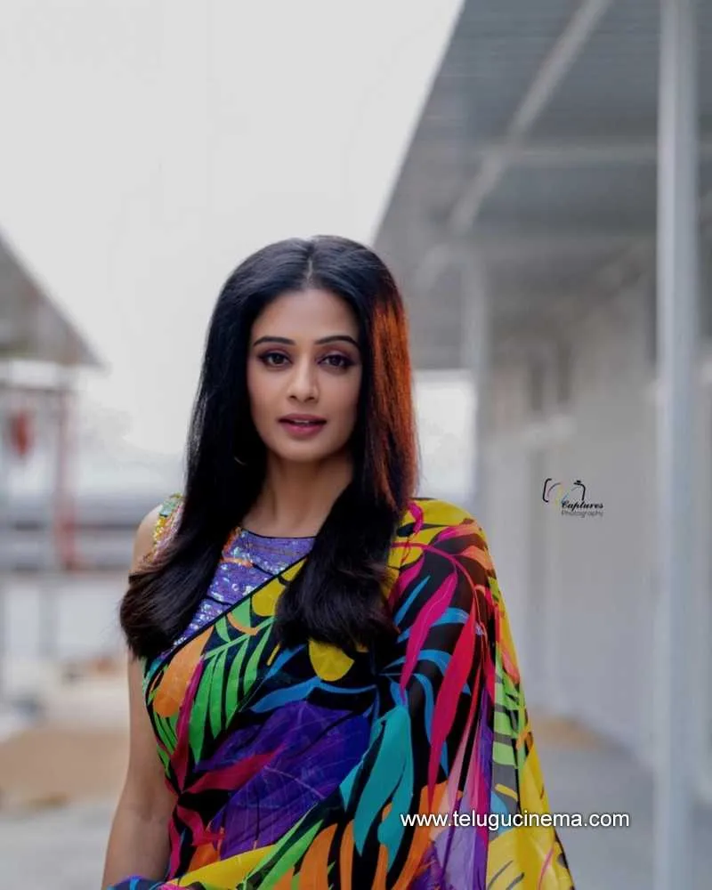 Priyamani Stills 130422 001