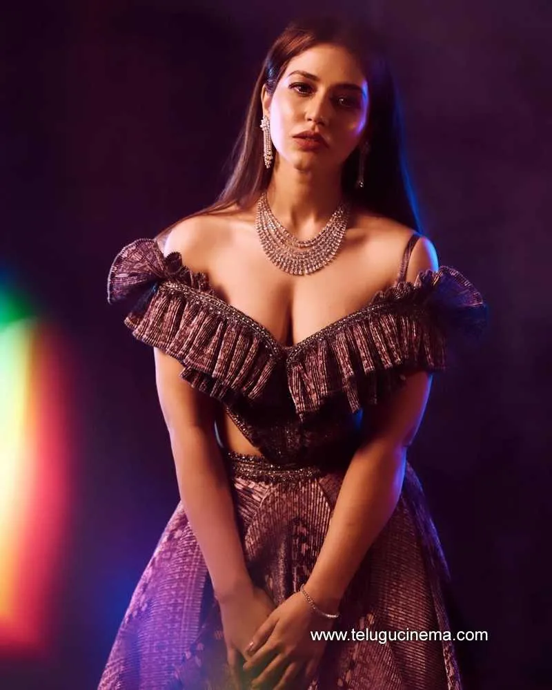 Priyanka Stills 050422 001