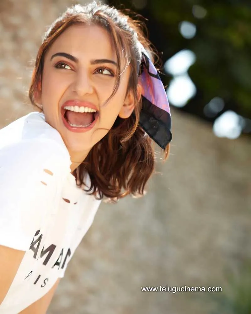 Rakul Stills 070422 003