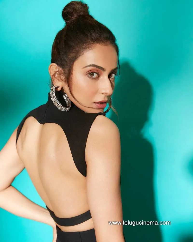 Rakul Stills 230422 004