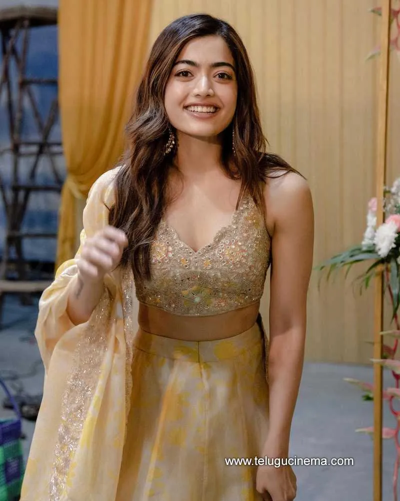 Rashmika Stills 110422 001