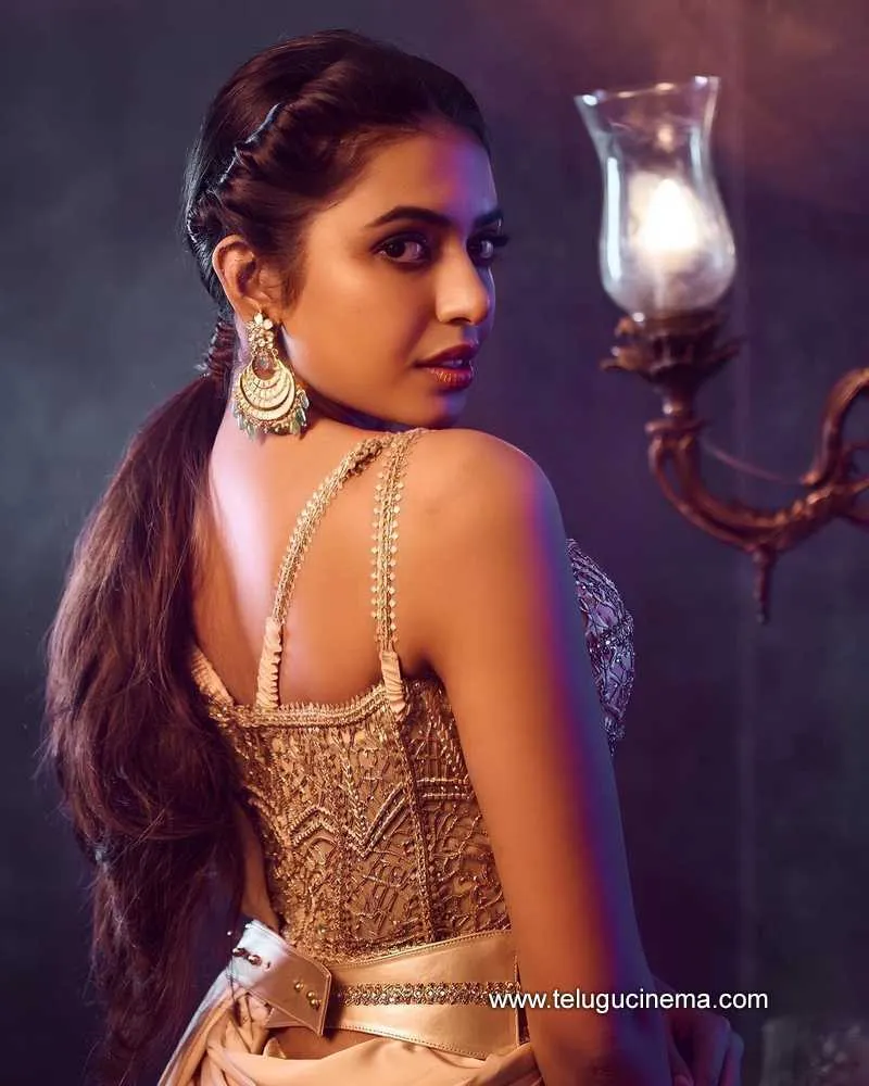 Shivani Stills 050422 006