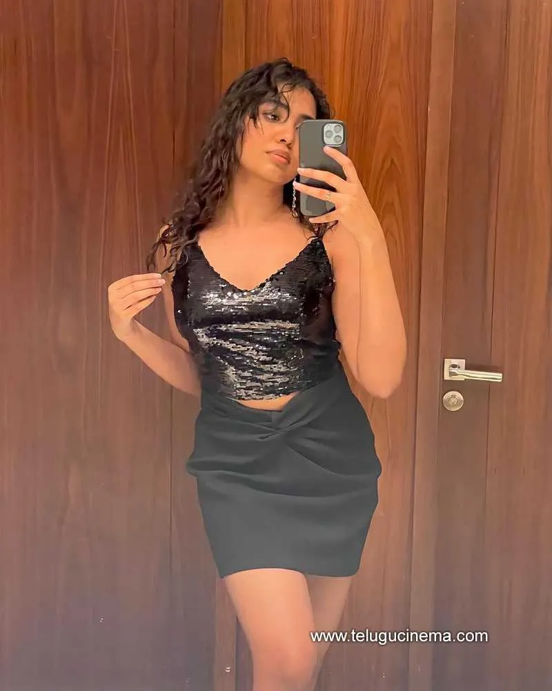 Shivathmika Stills 040422 002