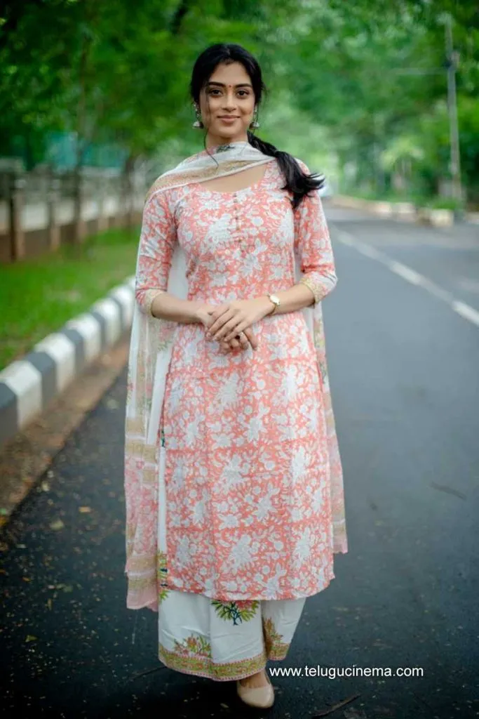 Vedieka Stills 200422 006