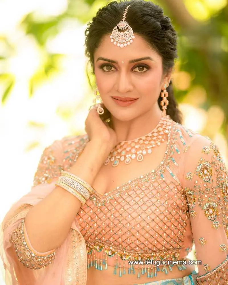 Vimala Stills 040422 006