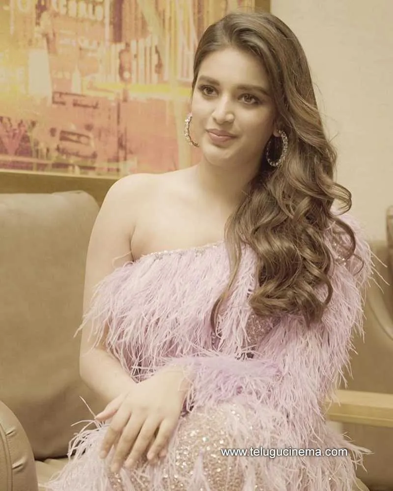Niddhi Stills 130522 002